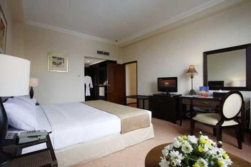 Hotel New Saphir Yogyakarta Exteriör bild